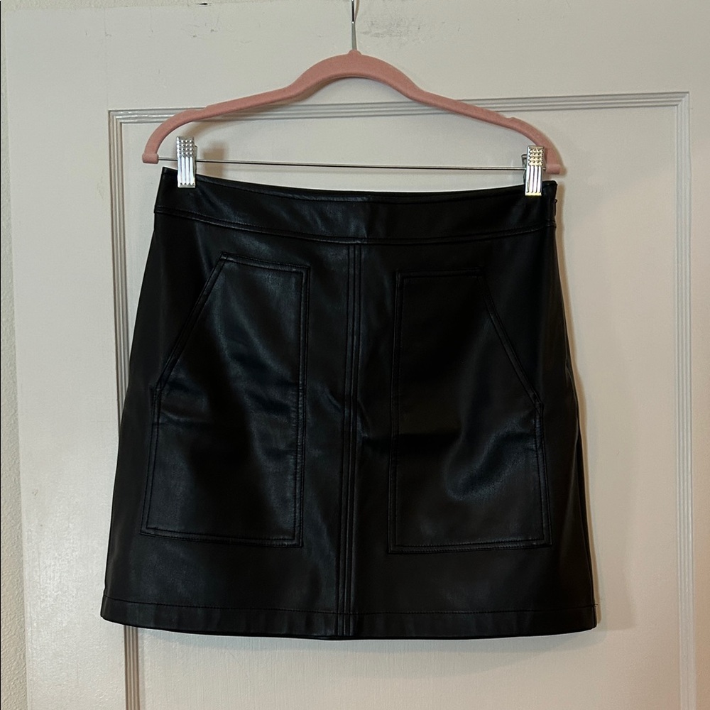 Elegant Black Faux Leather Mini Skirt